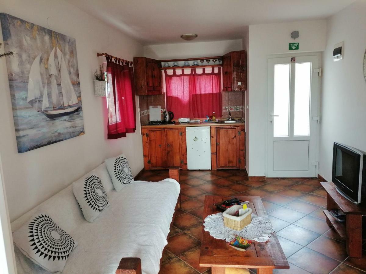 Apartment Fran And Lucia Млини Екстериор снимка